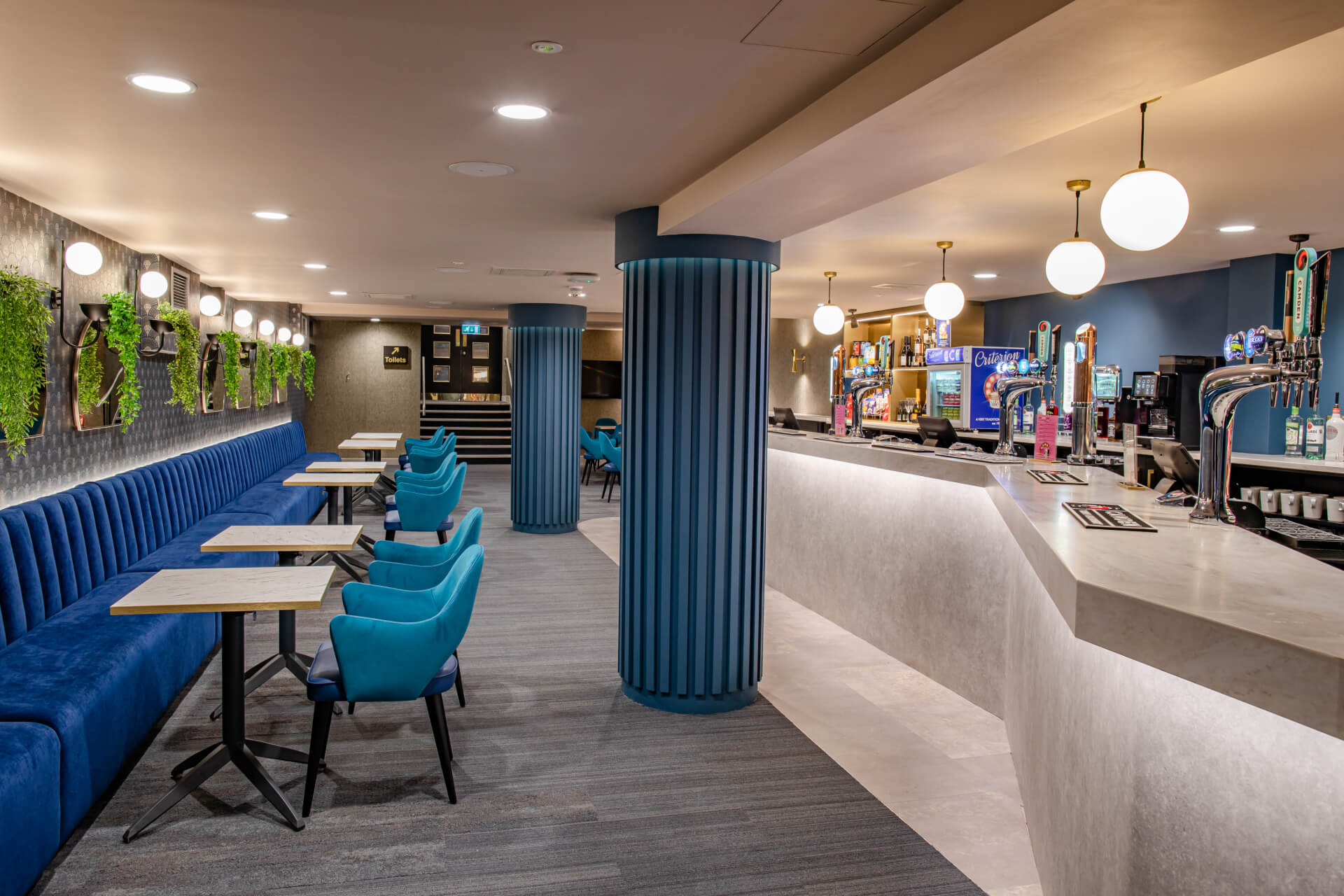 An empty bar in a modern restaurant.